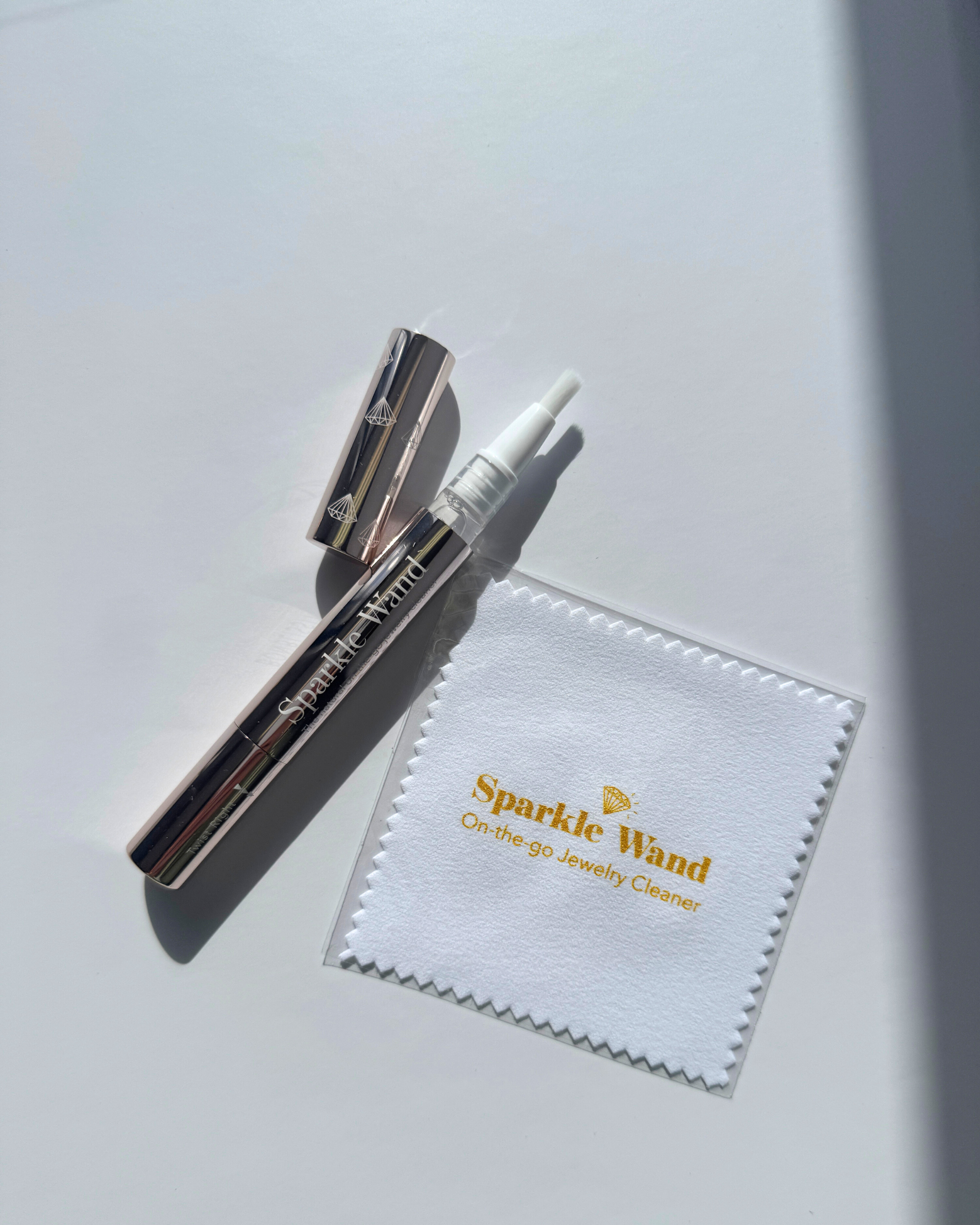 Sparkle Wand : On-the-Go Jewelry Cleaning Pen