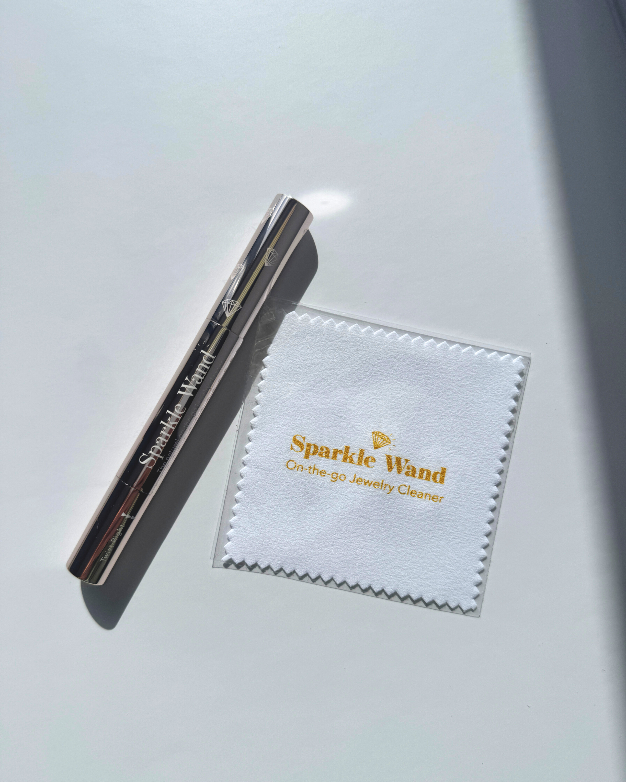 Sparkle Wand : On-the-Go Jewelry Cleaning Pen